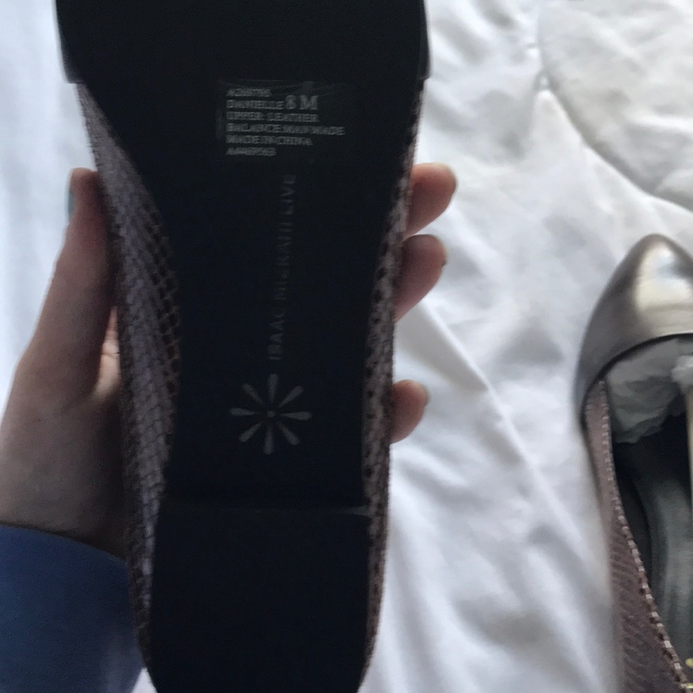 Shoe - Picture 3 of 3